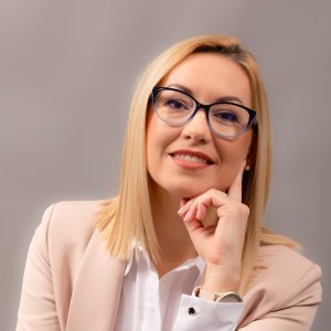 Gulyás-Oldal Mónika